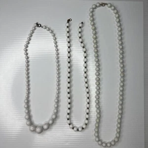 H3 Lot White Resin Beaded Boho Hippie 70s Mcm Vintage retro necklace - Picture 1 of 9