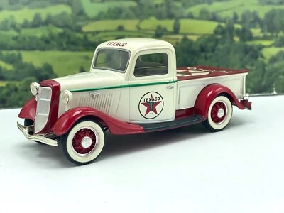 Liberty Classics 1935 Texaco Motor Oil Ford Pickup 1:25 Scale Die-Cast #13010 - Image 1 of 4