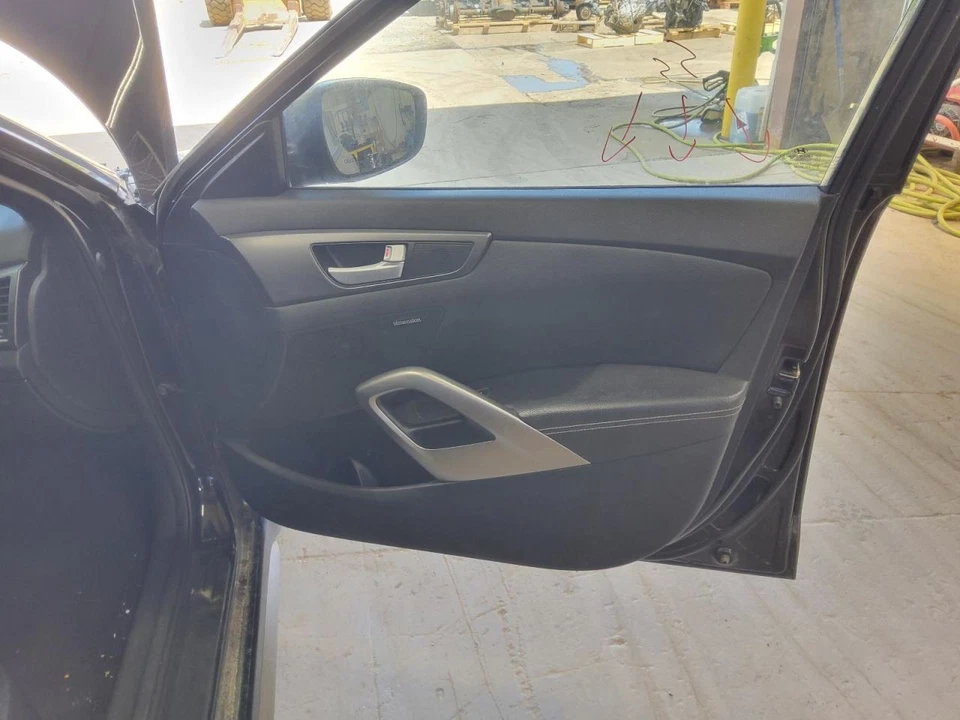 VELOSTER  2016 Front Door Trim Panel 439978 Foto 1 de 1