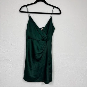 Showpo Waldgrün Slip Minikleid Damen 4 Satin Brautjungfer Faux Wickel Träger - Bild 1 von 11