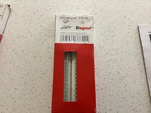 Legrand 240 Memocab Wire Marking System - P/N 37842 - Letter Q - Pack of 240 - Picture 1 of 2