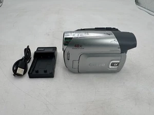 Canon ZR950 1.07MP MiniDV Camcorder 48x Advance Optical Zoom Silver Gray - Picture 1 of 8