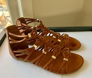 Sandalia gladiador Steve Madden Creta con tiras marrón para mujer talla 5 niños grandes - Imagen 1 de 5