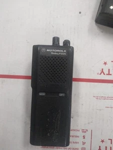 Motorola Radius P 1225 Przenośne radio i podstawa NIEPRZETESTOWANE - Zdjęcie 1 z 17