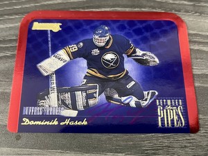 Dominik Hasek 1995-96 Donruss Between the Pipes #2 Autographed Signed NHL Legend