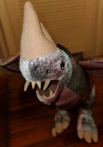Universal Studios Harry Potter Swedish Short Snout Dragon Plush Wizarding World - Picture 1 of 9