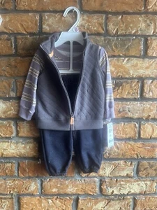 NWT! Carters 3 Piece Set. 9m - Picture 1 of 2