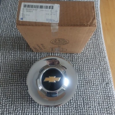 NUEVO GM OEM 09-14 Chevrolet Avalanche Silverado Suburban Tahoe Tapa central cromada Foto 1 de 4