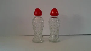 Vintage Hazel Atlas Pressglas Salz & Pfefferstreuer Set mit roten Kappen - Bild 1 von 6