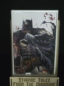 Batman #136 SDCC 2023 Exclusive Virgin Battle Damage Tyler Kirkham - Picture 1 of 1