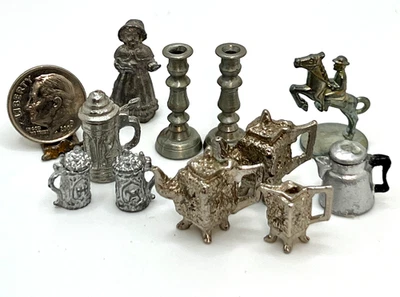 Teteras de peltre americano temprano vintage piedras candelabros casa de muñecas miniatura Foto 1 de 4