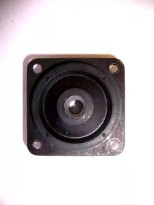 NUEVO AISLADOR DE MONTAJE DE GOMA subs JOHN DEERE AM640T AM1526T - Imagen 1 de 2