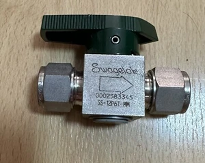 SS-12P6T-MM Swagelok Stainless Steel  Quarter Turn Instrument Plug Valve FNPT - Picture 1 of 2