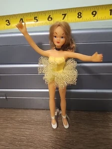 Seltene Vintage Ballerina 7" hoch. Die Arme und Beine sind flexibel. A60 - Bild 1 von 7