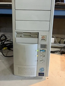 Vintage Pentium Desktop Computer A80502120 - Picture 1 of 4