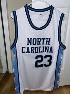 Men’s Jordan North Carolina Jersey Size Small - Picture 1 of 3