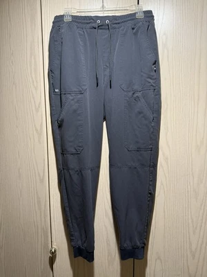 Pantalones exfoliantes grises para hombre de Koi: grandes, 73 % poliéster/22 % rayón/5 % spandex Foto 1 de 2