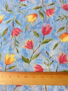 Cotton print fabric-tulips on shaded blue background 1 yd 30" x45" - Picture 1 of 1