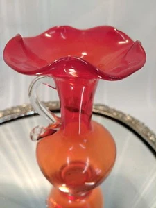 Vintage mundgeblasen Kunstglas Mandarine/Amberina Krug mit Griff gekräuselte Oberseite - Bild 1 von 12