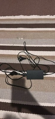 Targus APA042AU 90W Slim & Light Laptop Charger – Single Tip + AU Plug - image 1 of 4