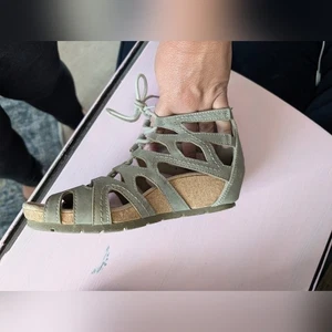 Earth Spirit Women's Light Olive Green Strappy Gladiator Sandals Size 6.5 - Picture 1 of 14