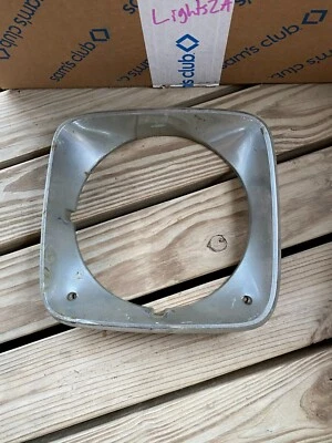 1974 1975 1976 Ford Torino Elite Headlight bezel trim LH left drivers side 79 80 Foto 1 de 4
