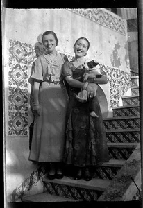 2 Jeunes femmes chien escaliers - Ancien négatif photo an. 1930 - Picture 1 of 1