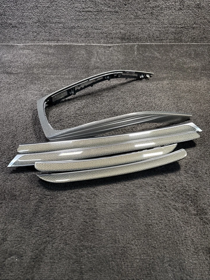 2008 - 2016 奥迪 A5 S5 RS5 B8 碳纤维内部仪表板控制台和门饰原始设备制造商 — 第 1/4 张图片