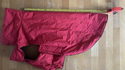 VETEMENTS Giacca per cani imbottita impermeabile. Taglia grande (50 cm dal colletto alla fine del cappotto. Rosso.