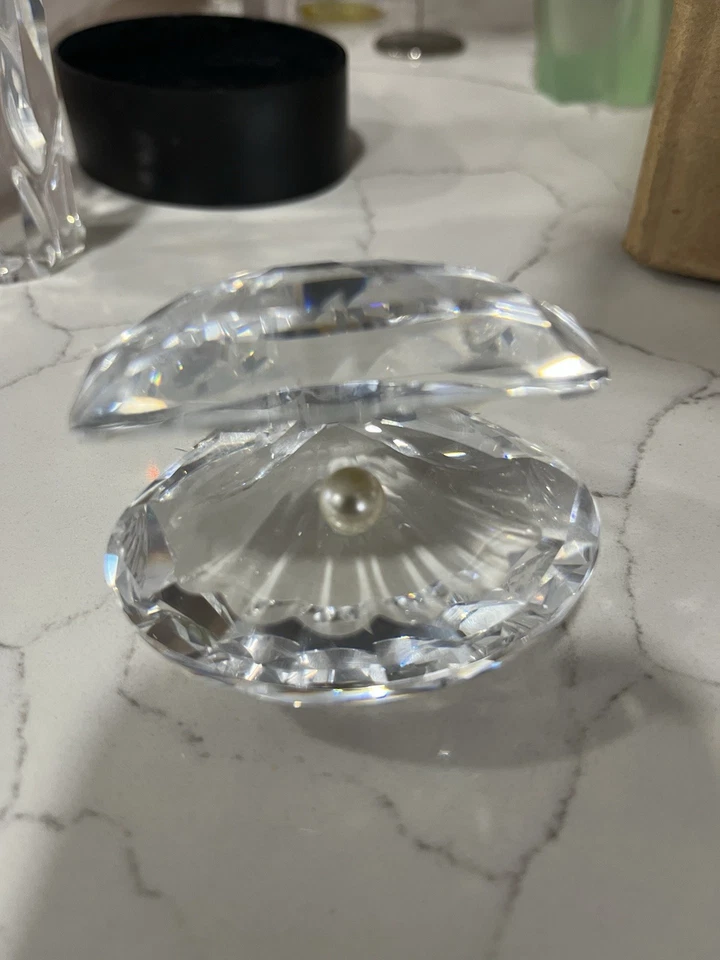 Swarovski Crystal Oyster Clam Shell with Pearl Retired - Image 1 of 1