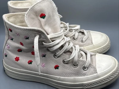 Zapatilla deportiva con plataforma Converse Chuck Taylor para mujer bordada floral parte superior alta talla 5 Foto 1 de 4