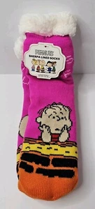New PEANUTS Ladies SHERPA LINED SLIPPER Socks Linus & Charlie Brown That's Life - Picture 1 of 4