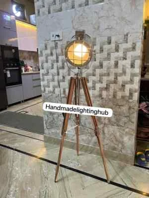 Lâmpada de assoalho cromada náutica tripé de madeira natural suporte lâmpada industrial - Imagem 1 de 4