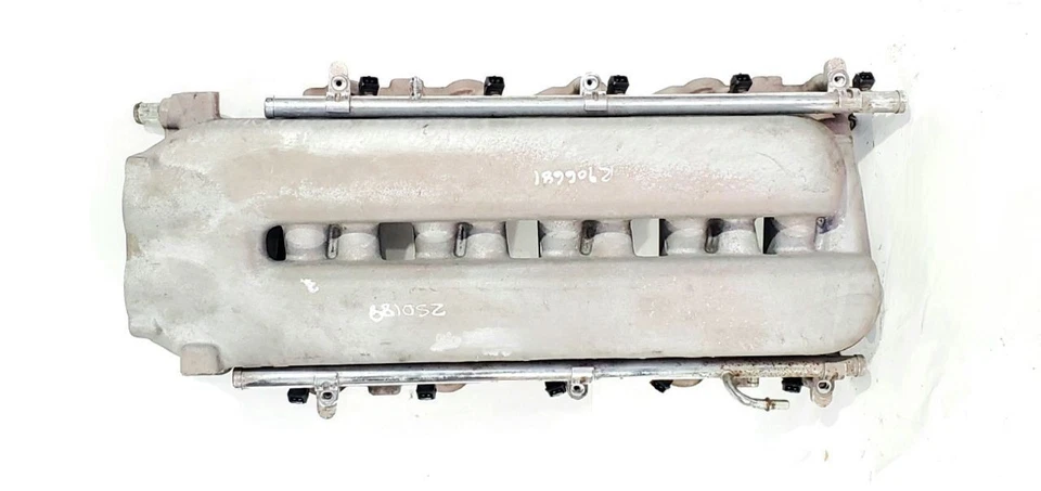 Chevrolet Express 3500 2021 2024 colector de admisión OEM con riel de combustible gasolina 6,6 L Foto 1 de 4