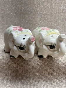 MCM Elefant Salz & Pfefferstreuer / Japan Vintage mit Korken anthropomorph SCHÖN! - Bild 1 von 9