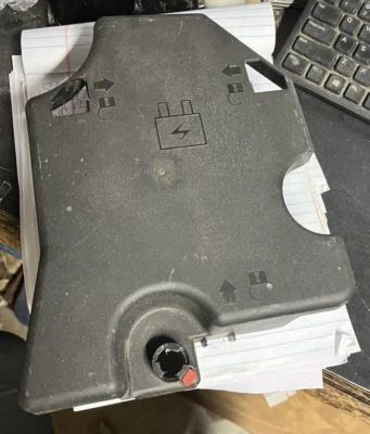 2006 Buick Lucerne Battery Terminal Cover Trim Bezel Lid L0033543AD2--S1 - Image 1 of 4