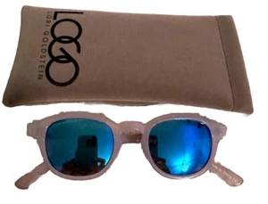 Gafas de sol LOGO de la diseñadora Lori Goldstein gris translúcido con estuche ojo de verano - Imagen 1 de 6