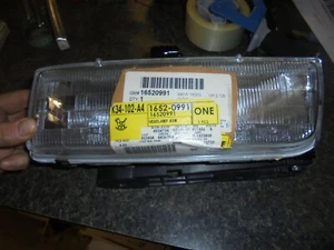 Buick GM OEM 94-96 LeSabre-Headlight Assembly 16520991 - Picture 1 of 3