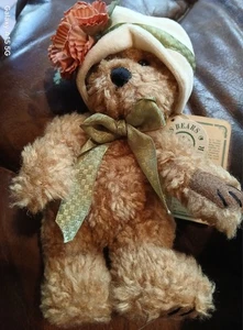 Boyds Bears Carmella De Bearvoire Braunbär Mütze Sammlerstücke Etikett - Bild 1 von 12