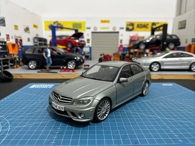 1:18 Mercedes-Benz C63 AMG Autoart - Immagine 1 di 4