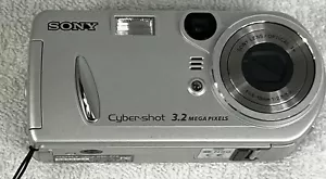 Sony Cyber-shot DSC-P72 3.2MP Digital Camera - Silver NOT WORKING, LENS ERROR - Picture 1 of 4