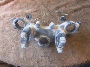 1981 Kawasaki KZ440 KZ 440 front fork top triple tree handlebar clamp risers wir - Picture 1 of 2