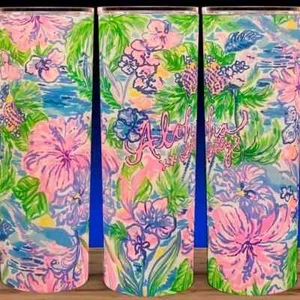 Taza vaso floral Lilly P Loves Hawaii 20 oz - Imagen 1 de 3