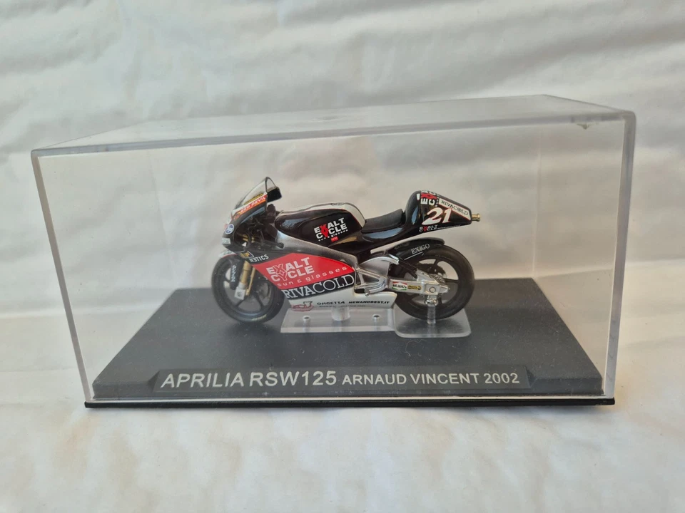 IXO 1/24 CLASSIC APRILIA RSW125 ARNAUD VINCENT 2002 MOTO GP BIKE MOTORCYCLE - Image 1 of 3