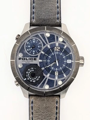 Police Bushmaster 52 mm triple zona horaria PL15662XSTU/03. Casi como nuevo. Caja y folleto. Foto 1 de 4