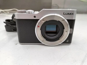 Panasonic LUMIX DC-GF9W Double Zoom Lens Kit - Picture 1 of 12