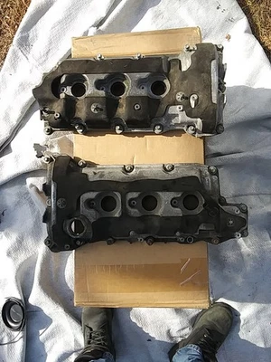 2017 Cadillac XTS 3.6 L Valve Cover Set, Used, Complete Original Equipment - Imagem 1 de 4