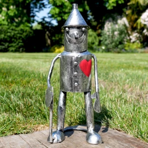 Tin Man Garden Ornament Statue 22cm Metal Figure Wizard Of Oz Found His Heart - Picture 1 of 6