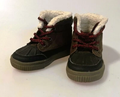 Botas al tobillo OshKosh B'gosh® Tarin para niños pequeños talla 5T Foto 1 de 4