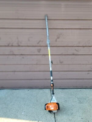 Cabezal eléctrico multiherramienta STIHL KM 91 R KombiMotor con accesorio para cortasetos  Foto 1 de 4